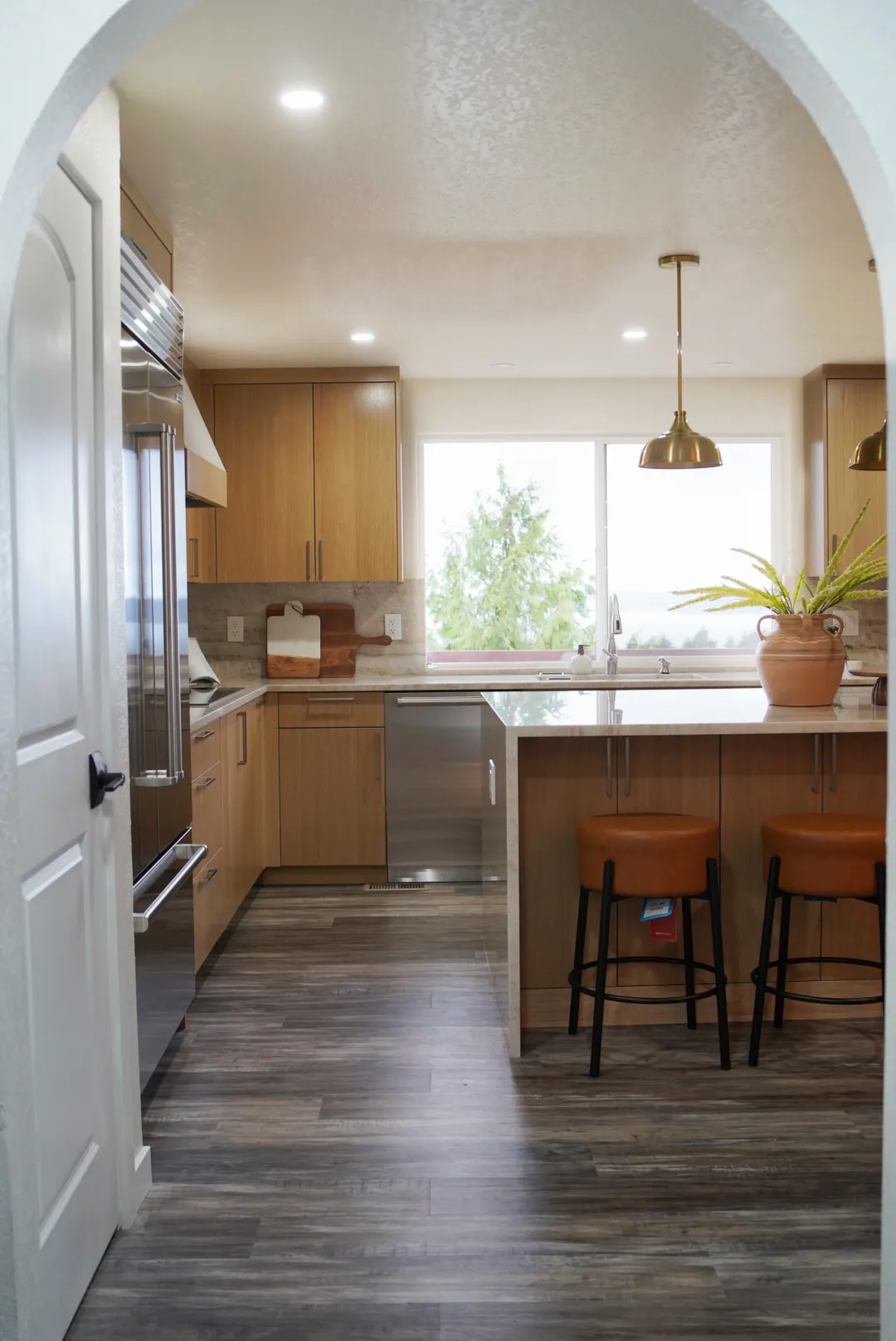 Federal Way, WA — Kitchen + Guest Bath Remodel project image